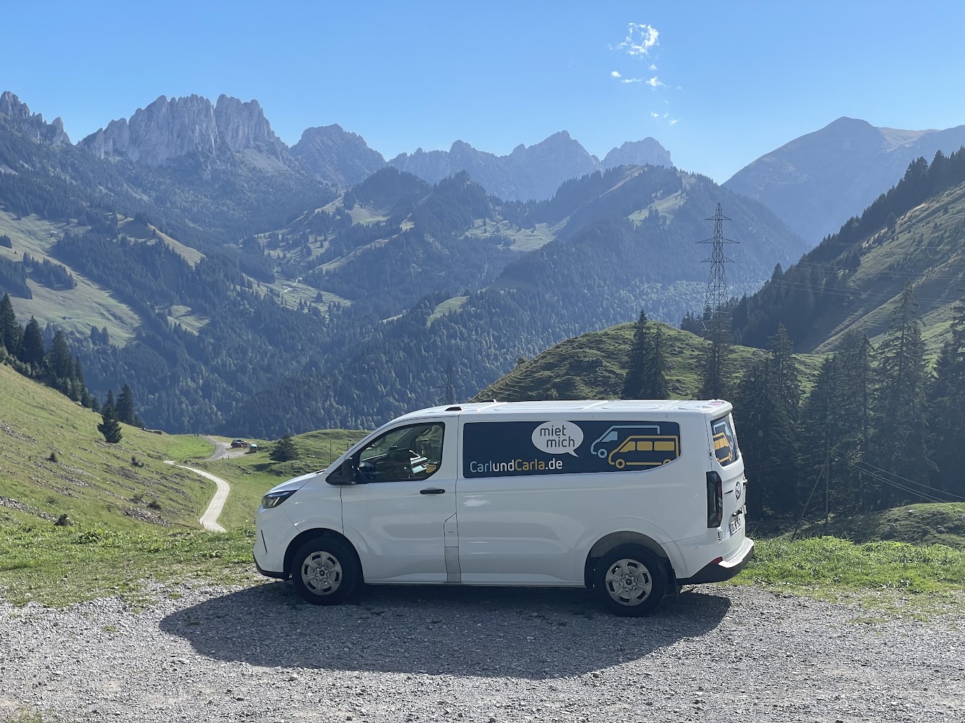 CarlundCarla Transporter am Berg